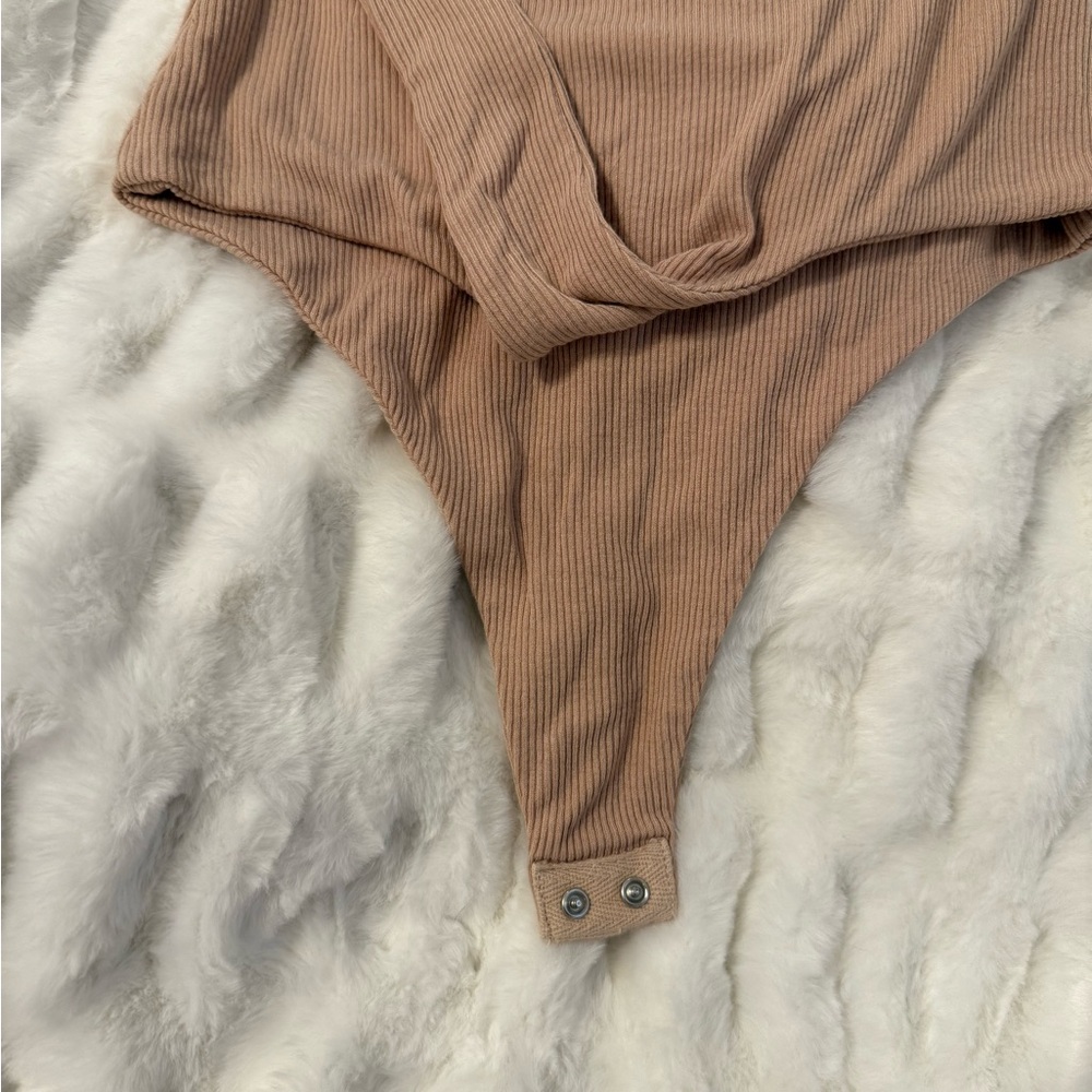 Superdown Tan Ribbed Bodysuit - Picture 3 of 4